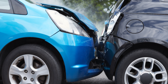 carabinieri usano lo spray al peperoncino per fermare un 26enne che ha danneggiato auto e molestato passanti